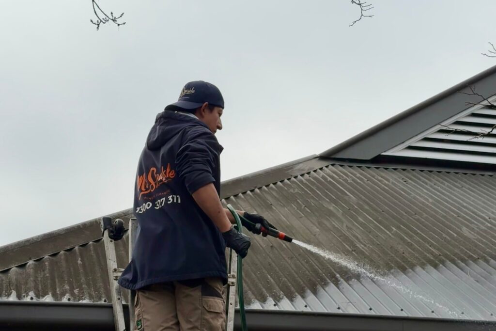 are tenants responsible for cleaning gutters